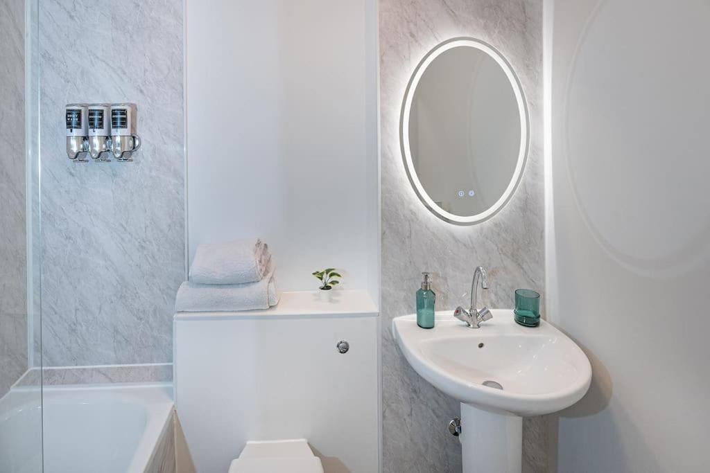Reading 2-Bed Apartment & Parking Exterior foto