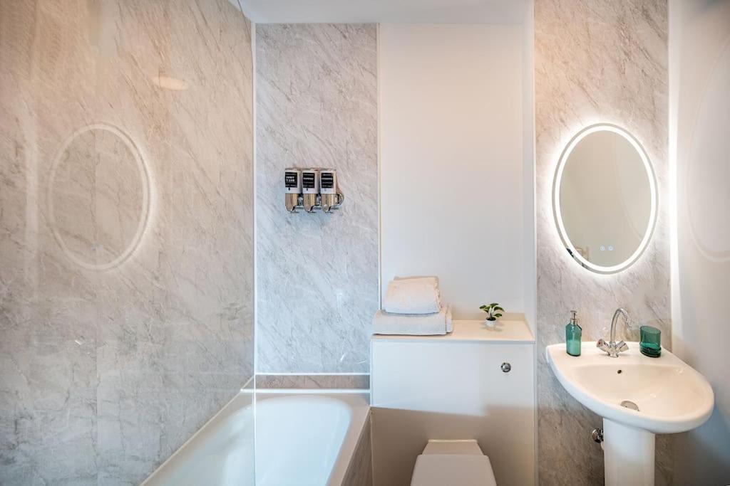Reading 2-Bed Apartment & Parking Exterior foto