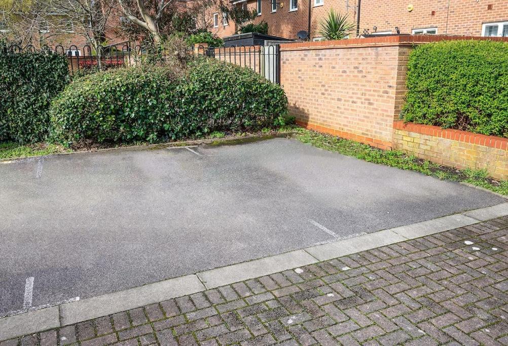 Reading 2-Bed Apartment & Parking Exterior foto